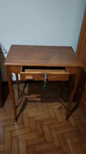 Escrivaninha retro 