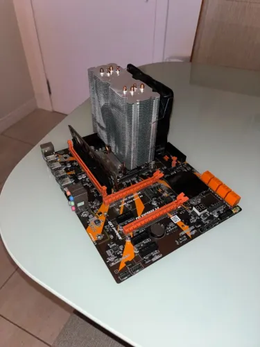Kit X99 com Xeon e5-2678 v3 e Air cooler já instalados.