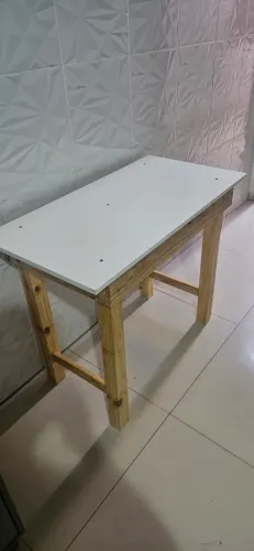 Mesinha pra várias utilidades