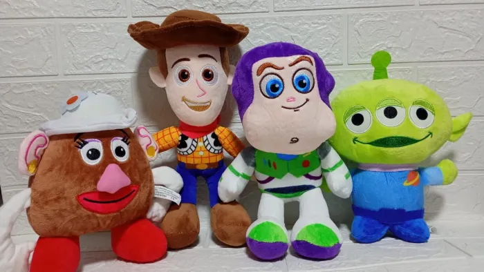 Pelúcia turma Toy Story valor unitário disponibilidade no chat