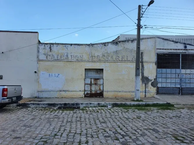 "Galpão em Alto da Conceição - Mossoró: 228.48M² por R$200.000,00 à venda e locação dispon