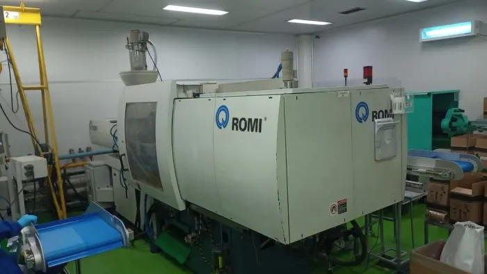 Injetora Romi 150t com Servomotor