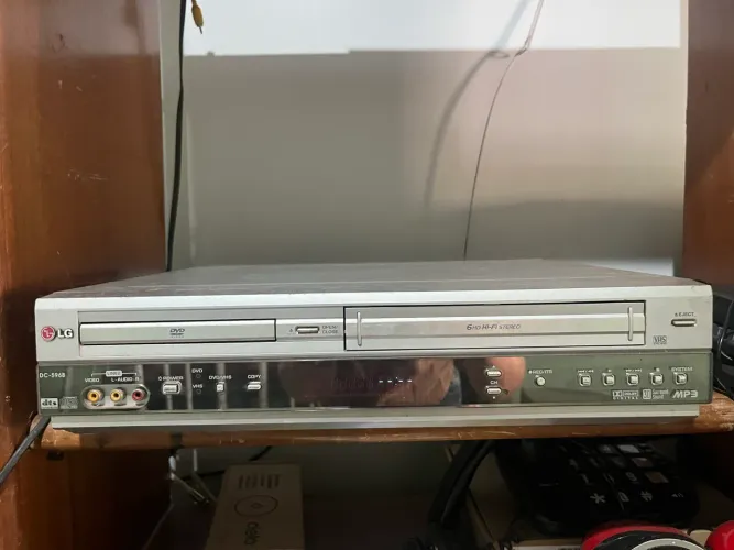 DVD / vídeo cassete