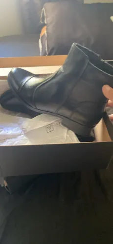 Vendo botinha e um sapato social feminino