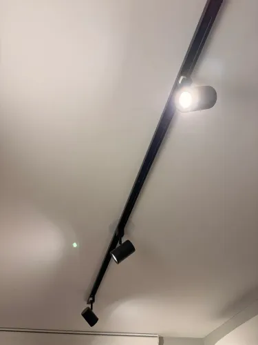 Trilho de luz preto