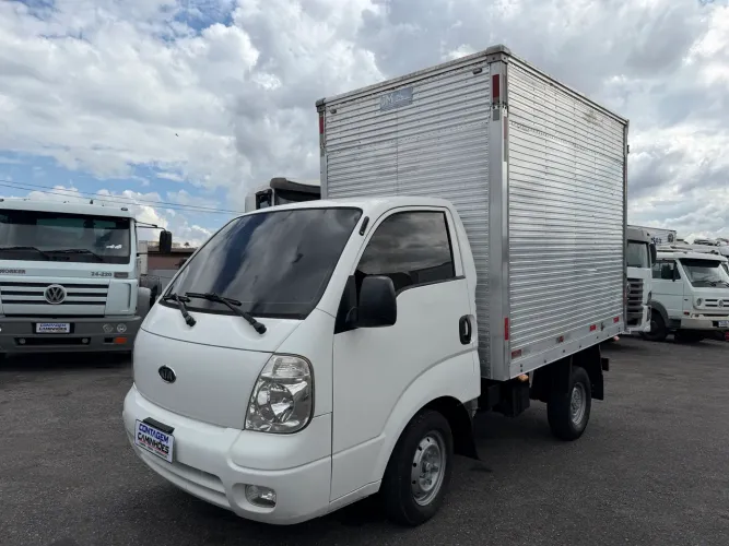 Kia bongo 2011 baú alto estado de novo Hr 
