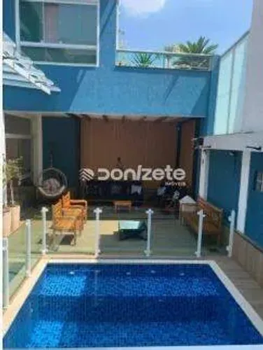 Sobrado à venda na Vila Metalúrgica em Santo André