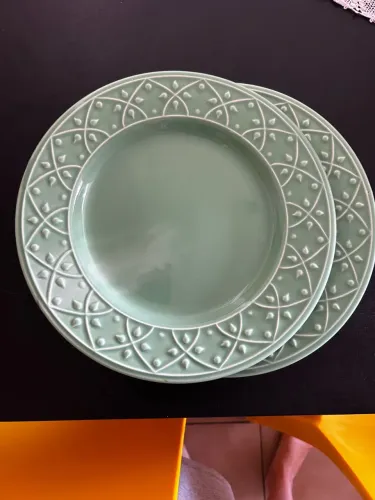 Conjunto de pratos