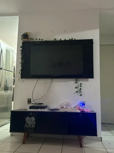 Rack com painel preto