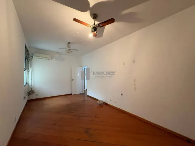 Apartamento à venda Largo da Segunda Feira com 2 quartos e dependência completa