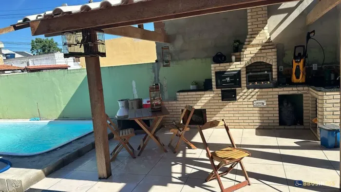 Casa à venda com 2 quartos, piscina e area gourmet completa - Parque Santo Antônio, Campos