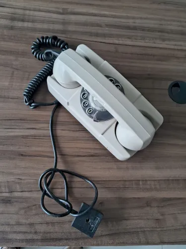 Telefone antigo