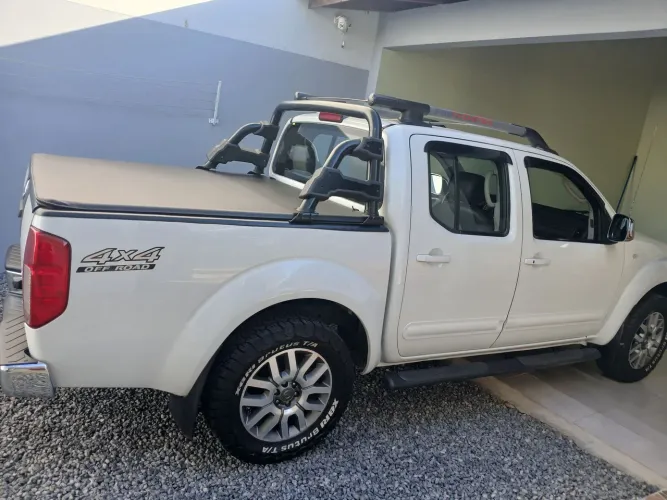 Nissan Frontier SL CD 4X4 2.5tb Diesel AUT 2014