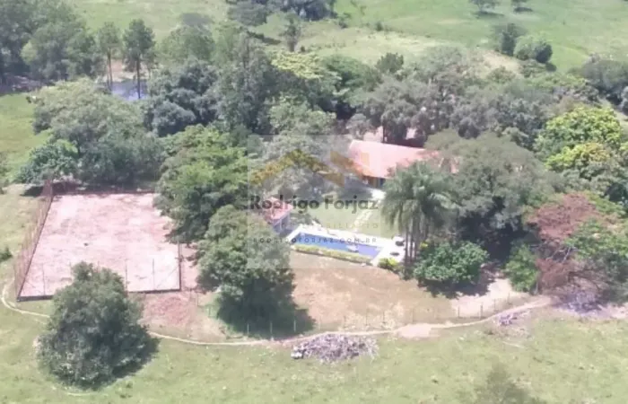 EXCELENTE OPORTUNIDADE - VENDA - Sitio com 56.000 m² de área, Casa com 350 m² - Município 