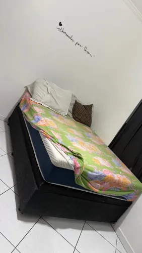 CAMA VIÚVO COM BAÚ SEMI NOVA