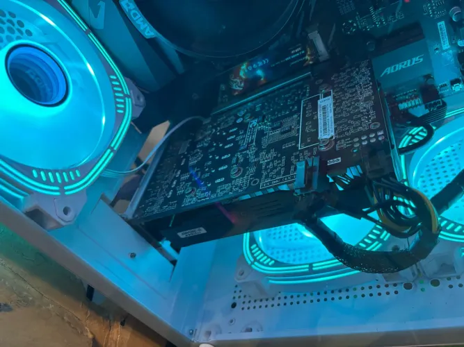 Vendo GTX 1060 3GB Super nova