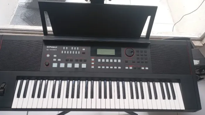 Teclado Roland E-X50