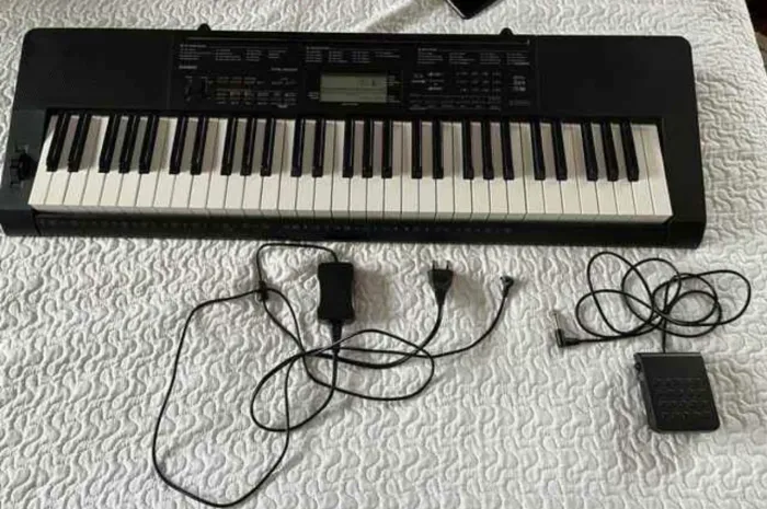 Teclado Casio CTK 3500  serve como controlador vendo ou troco por guitarra 