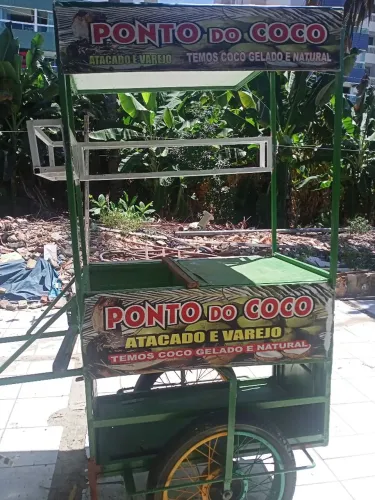 Carrinho de água de coco e carrinho de lanche
