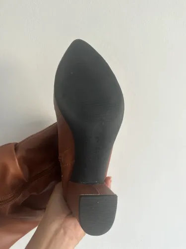 Bota Marrom Tamanho 37 (mas calça 36) NOVA