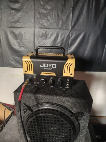 Amp valvulado joyo bantamp Meteor + gabinete 8 polegadas com falante celestion 15