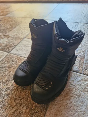 Bota motociclista semi impermeável 