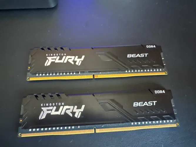 Memória RAM Kingston Fury Beast DDR4 2x8GB (16GB) - 3200MHz