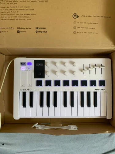 MiniLab 3 Arturia sintetizador
