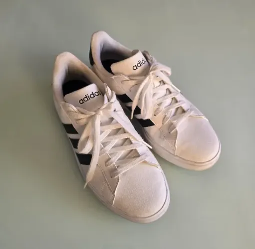 Tênis Adidas branco feminino tam. 36