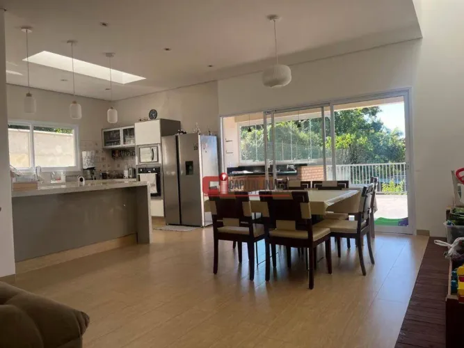 Chácara com 4 dormitórios à venda, 1040 m² por R$ 2.250.000,00 - Parque Ana Helena - Jagua