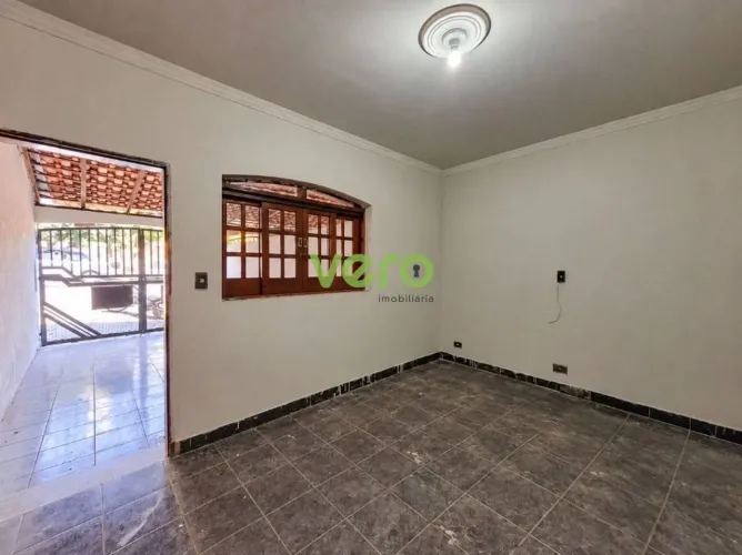 Casa com 2 dormitórios para alugar, 70 m² por R$ 1.821/mês - Jardim São Roque - Americana/