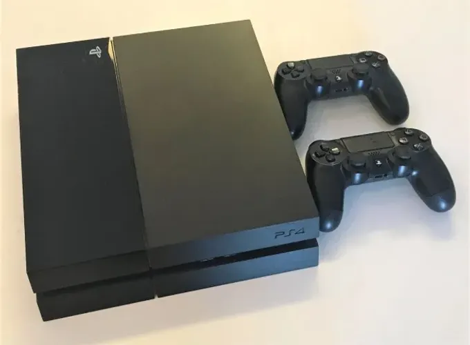 PS4 A VENDA 1.600,00