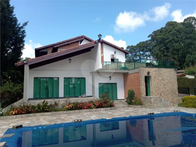 Sobrado com 4 quartos à venda ou para locação em Roseira - SP
