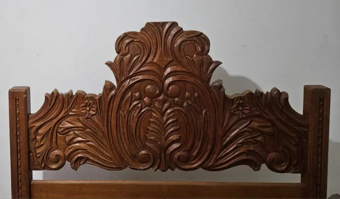 Cama de madeira