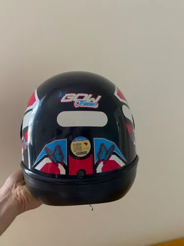 Capacete feminino da marca Gow tam 58