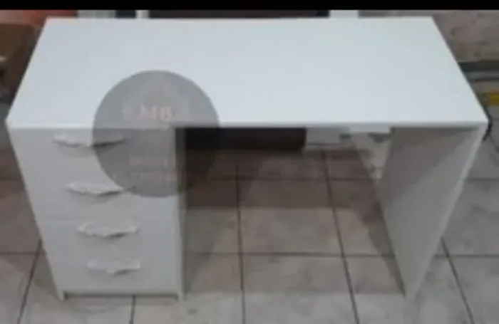 Mesa nova para escritório 100% MDF branco