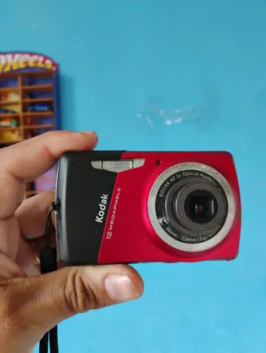 Camera digital Kodak 12 mp M530 easyshare 