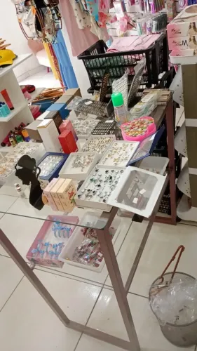 Mesa e balcão para loja