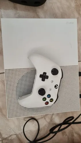XBOX ONE S TODO ORIGINAL COM DOIS CONTROLES
