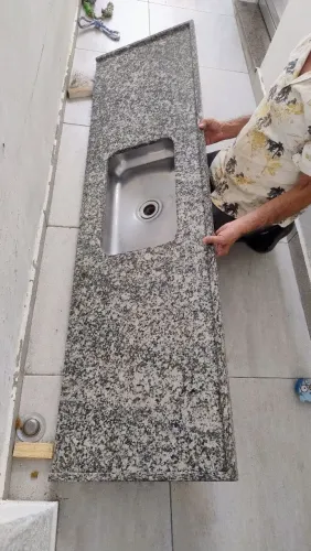 Pia de Granito Cinza Corumbá com Cuba Inox - 1,80 m