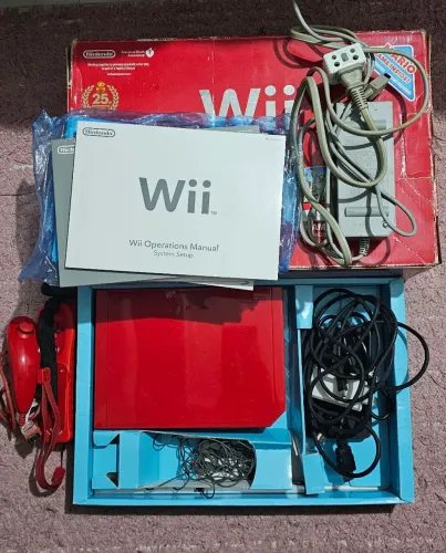 Nintendo Wii Edição Especial de 25 anos do Super Mario (Vermelho)