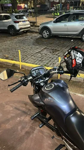 Tanque Fan 2024 cinza muito novo 