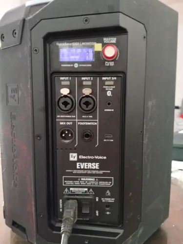 Caixa de som ativa verde 8 eletrovoice