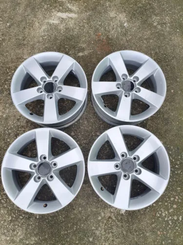 Vendo jogo de rodas do Honda Civic aro 16.