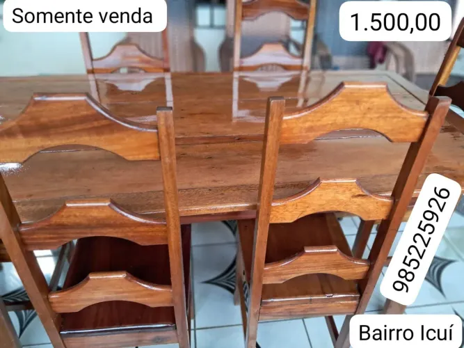Mesa em madeira de lei com 6 cadeiras 1.500,00 reais