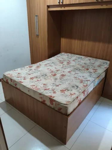 Cama casal c/ colchão só 800 reais 