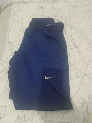 CALÇA NIKE DRIFIT ORIGINAL - TAM.G - DETALHES REFLETIVOS