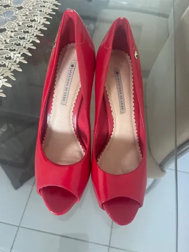 Sapato tamanho 38 NUNCA USADO Sapatinho de Luxo
