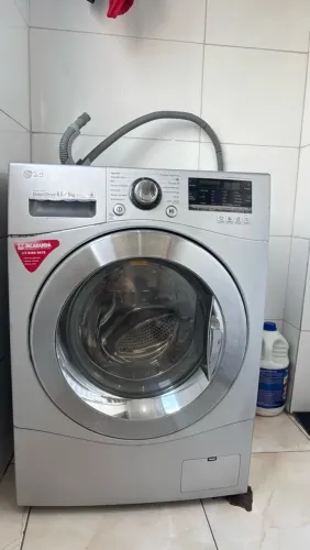 Máquina Lava e Seca LG Inverter Direct Drive 8,5 kg / 5 kg - 220V