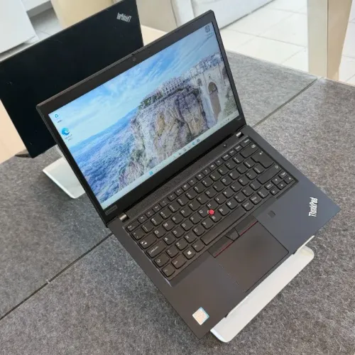 Notebook Lenovo i5 - 8th - 8gb DDR4 - 256gb SSD - Tela 14.0 - ThinkPad T490